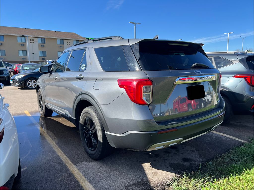 2023 Ford Explorer XLT photo 4