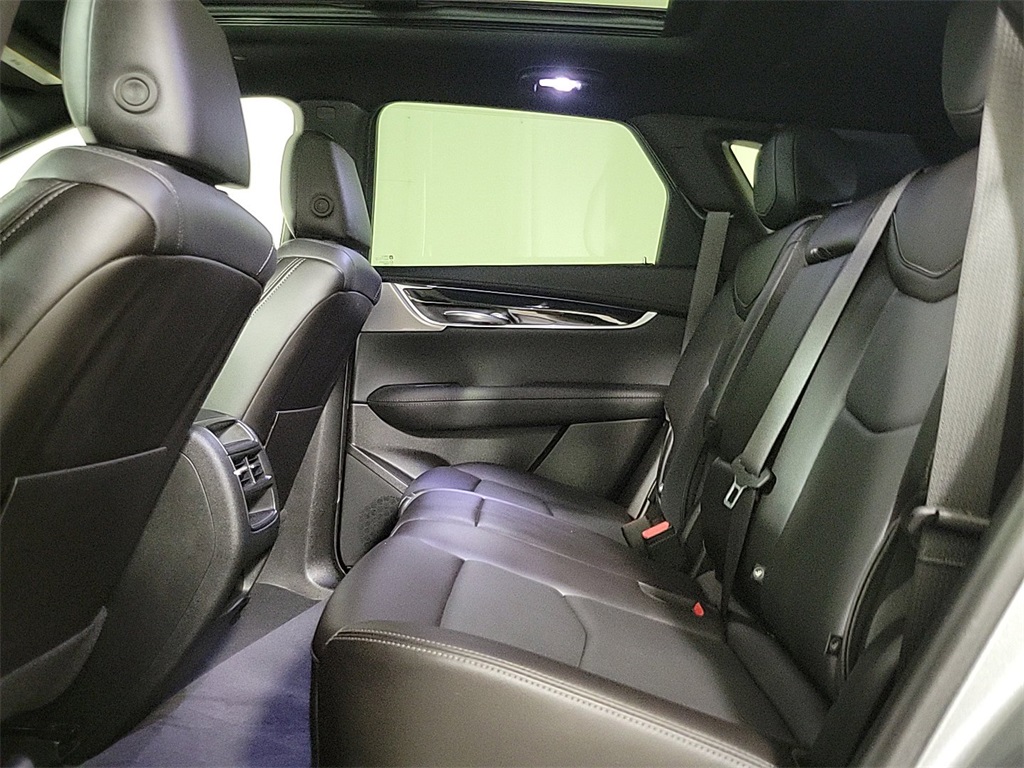 2025 CADILLAC XT5 - Image 13