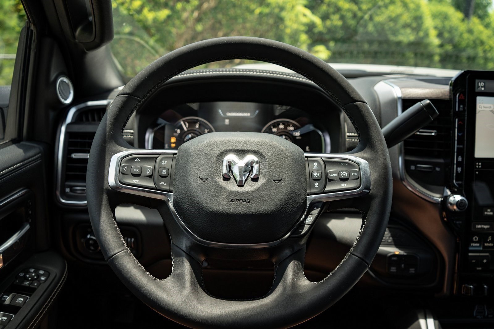 2025 Ram 2500 Laramie photo 24