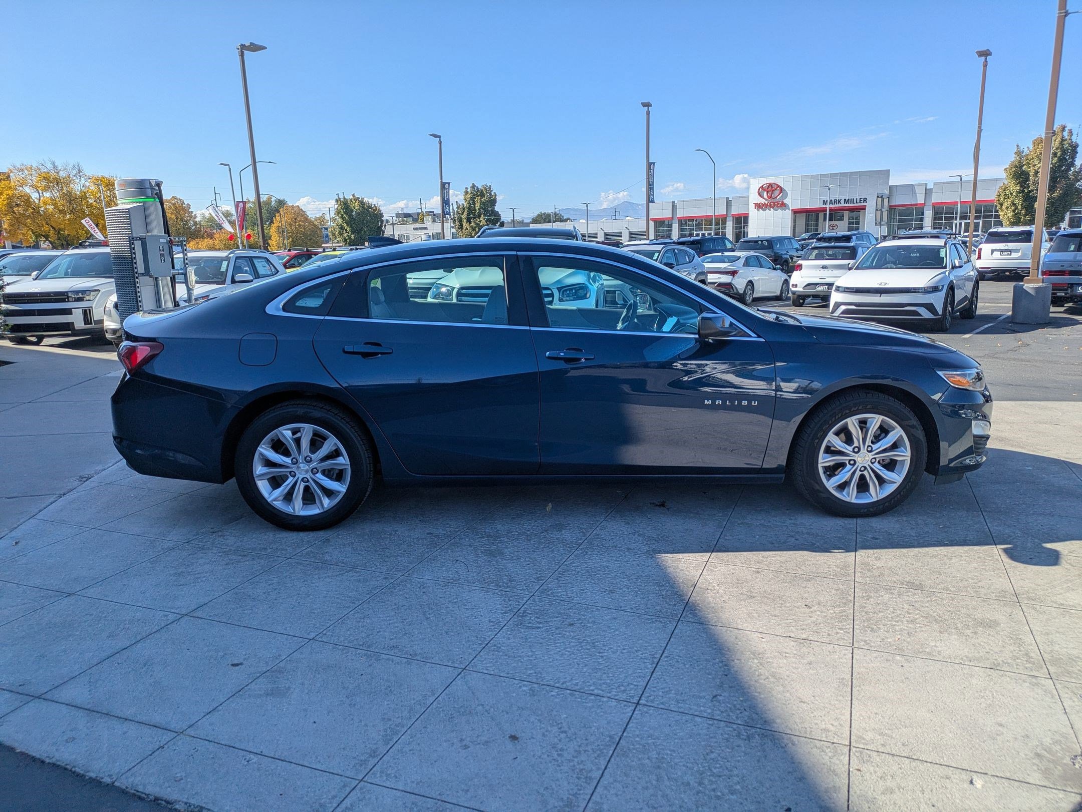 2020 Chevrolet Malibu 1LT photo 2