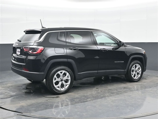 2025 Jeep Compass Sport photo 2
