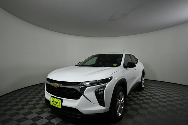 2026 Chevrolet Trax LS photo 4