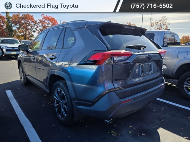 2023 Toyota RAV4 Hybrid XLE Premium photo 4