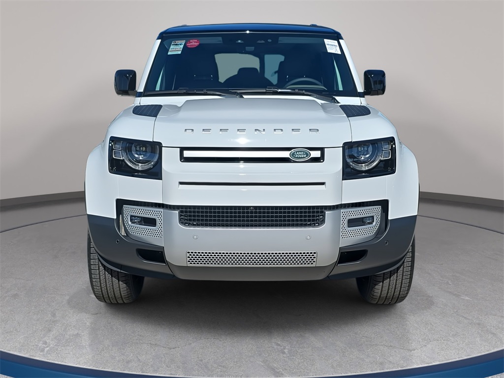 2025 Land Rover Defender 110 S photo 2