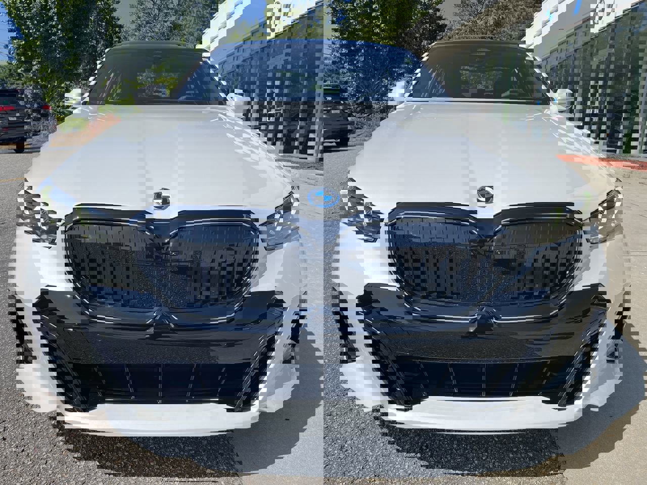 2026 Bmw 550e 550e xDrive photo 10
