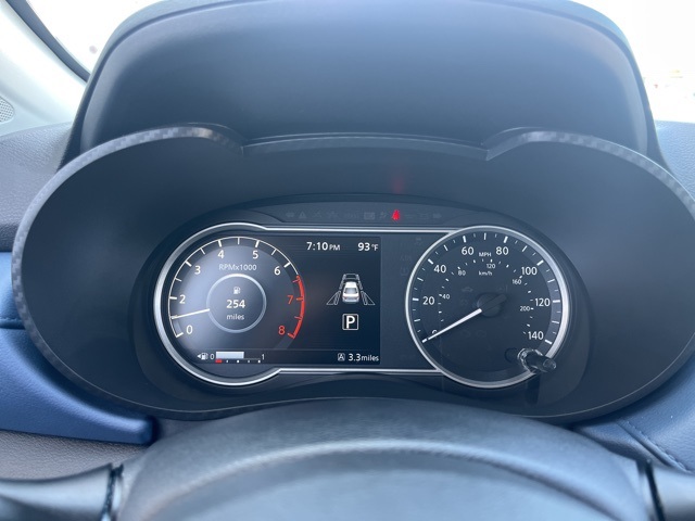 2025 Nissan Versa 1.6 SV photo 12