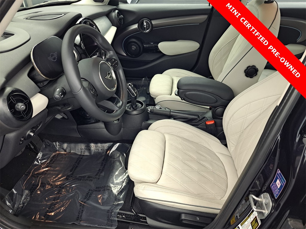 2022 Mini Cooper 4 Door Hardtop Iconic photo 9