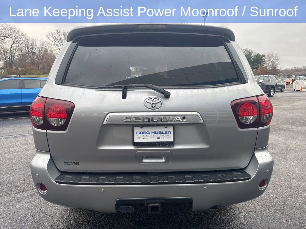 2019 Toyota Sequoia SR5 photo 4