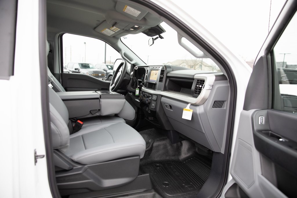 2024 Ford F-550 XL photo 18