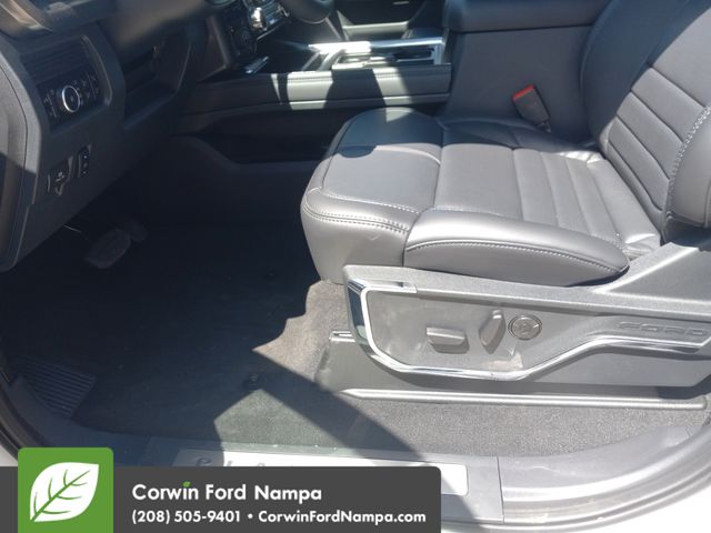 2025 Ford F-350 Platinum photo 15