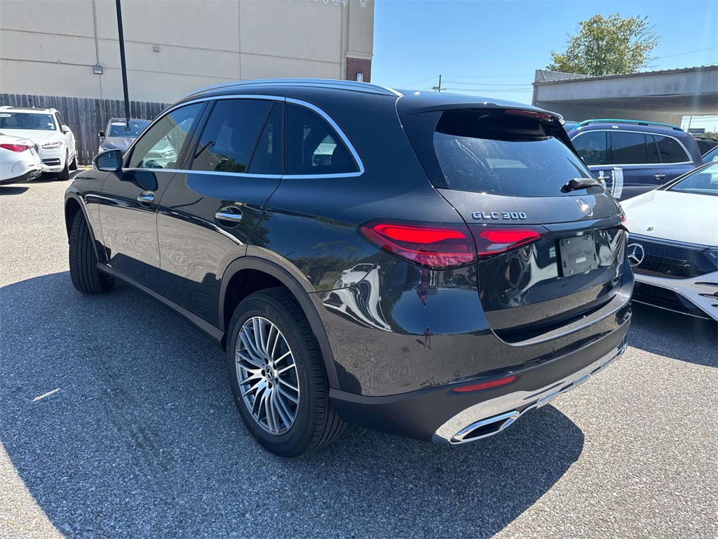 2026 Mercedes Benz GLC 300 4MATIC photo 3