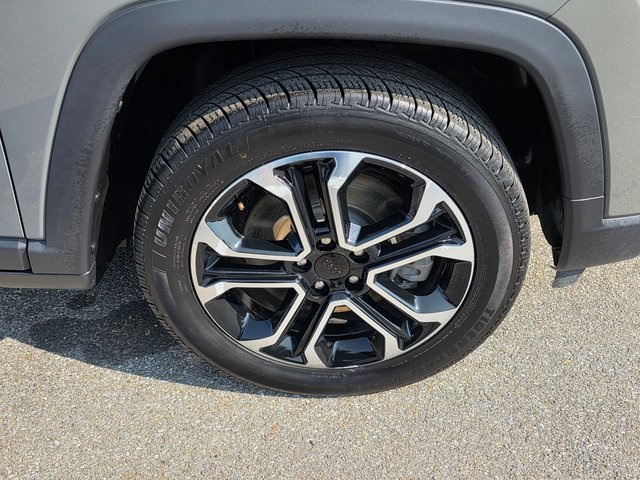 2023 Jeep Compass Limited photo 4