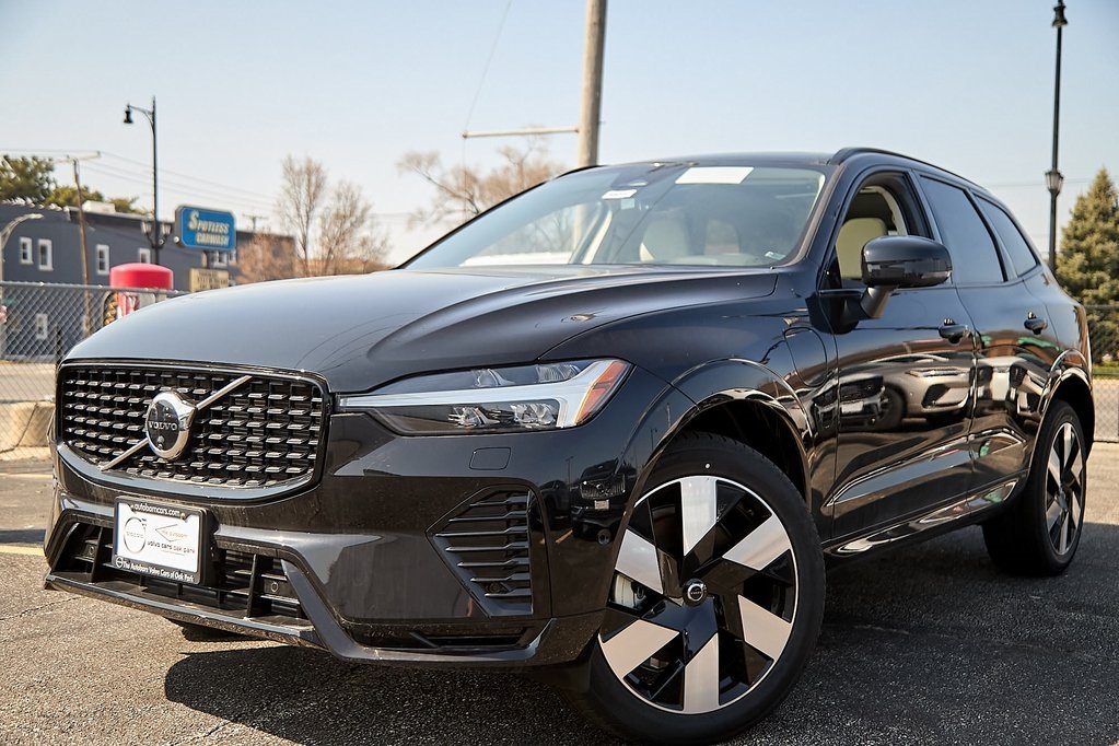 2025 VOLVO XC60 - Image 1