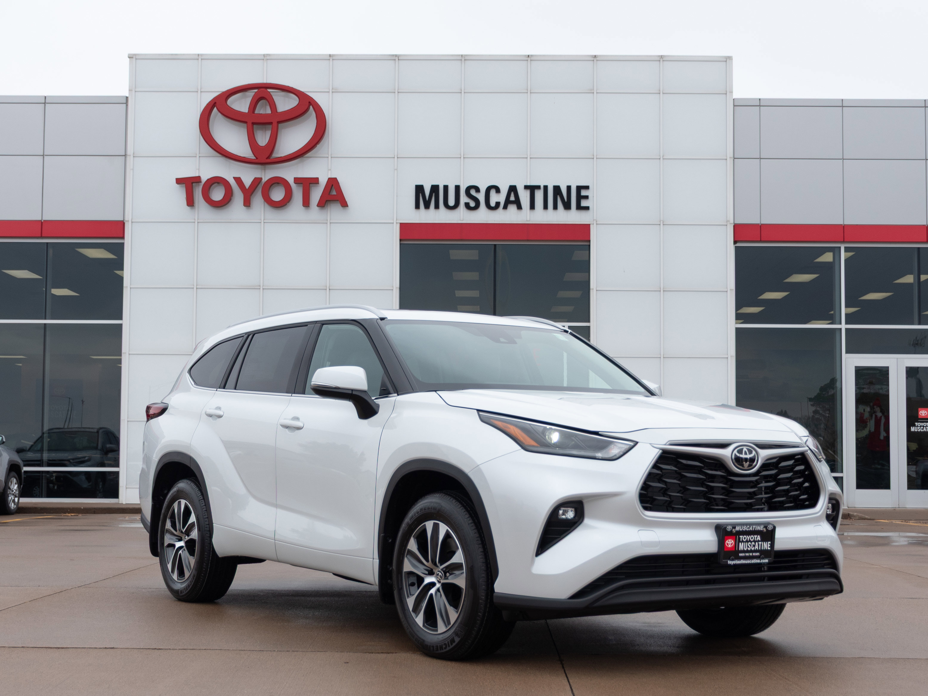 2026 Toyota Highlander XLE's photo
