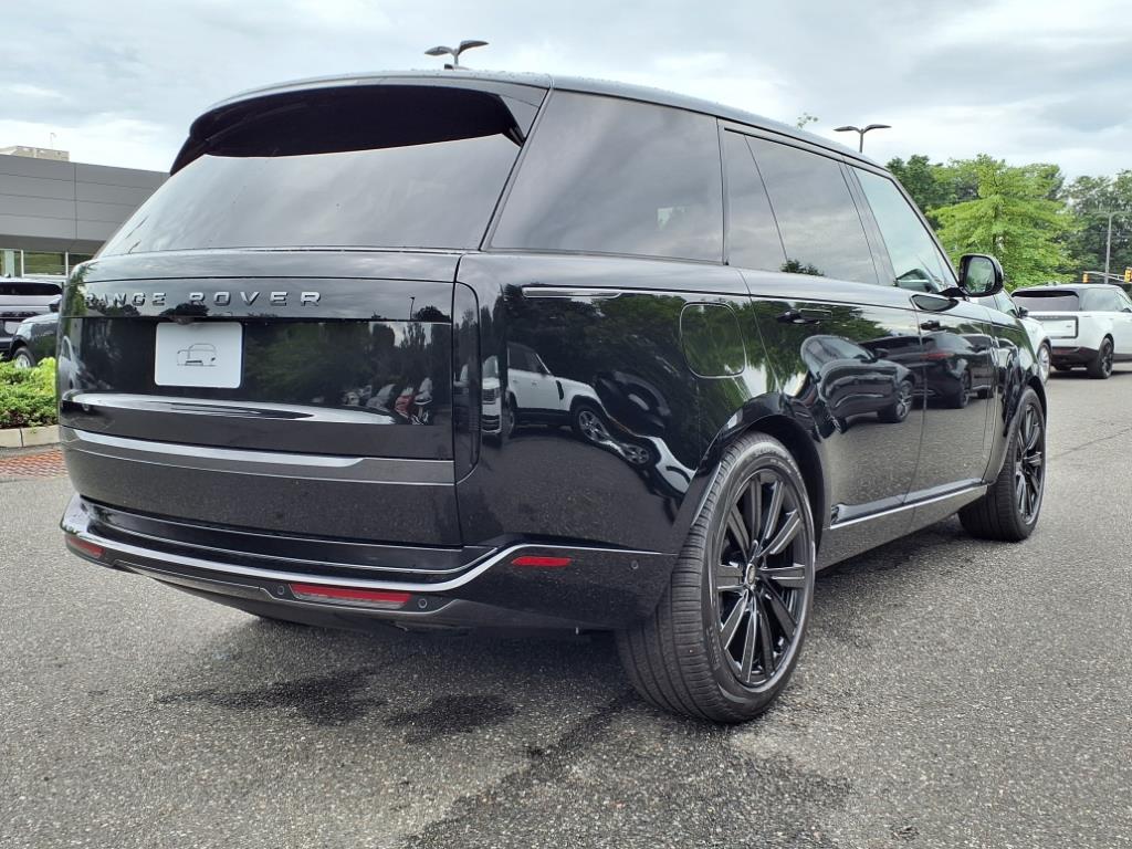 2025 Land Rover Range Rover SE photo 19