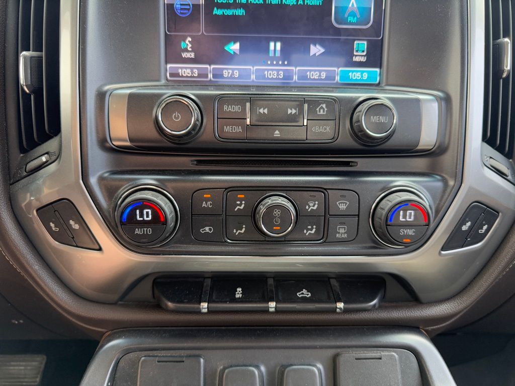 2015 Chevrolet Silverado 1500 LTZ photo 9