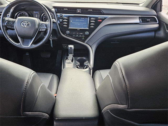 2020 Toyota Camry SE photo 8