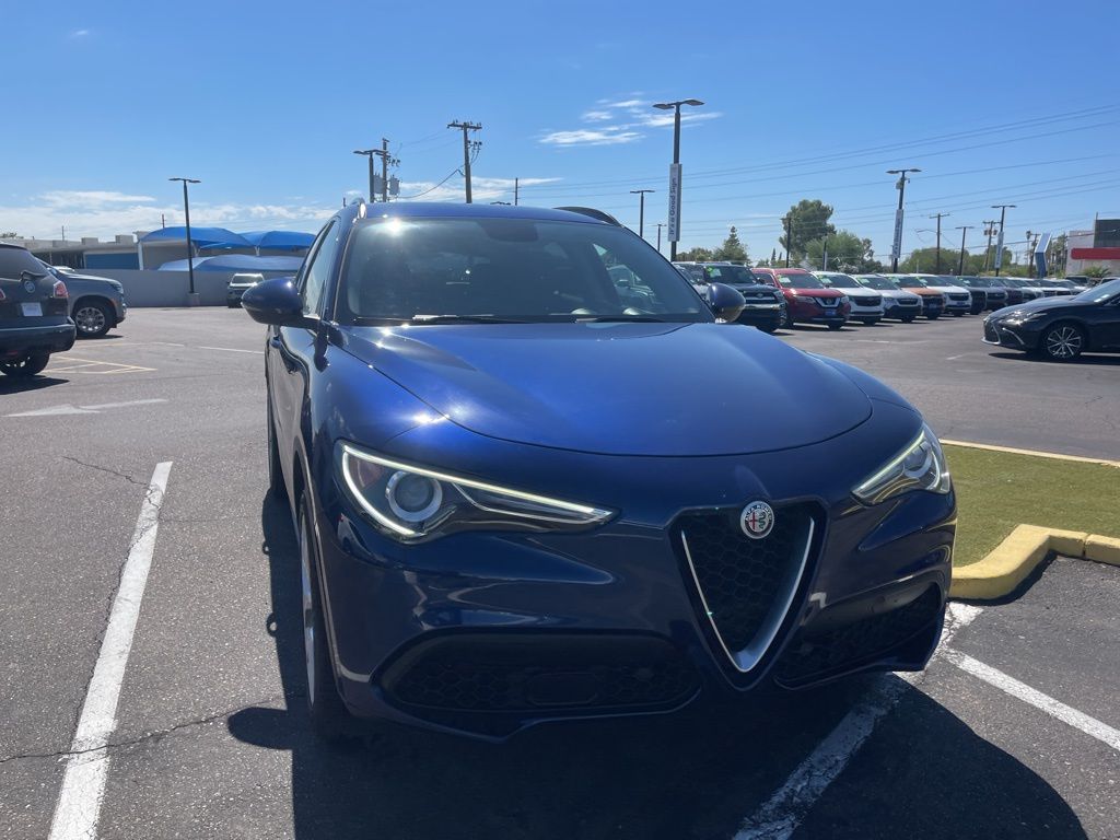 2018 Alfa Romeo Stelvio Base photo 4