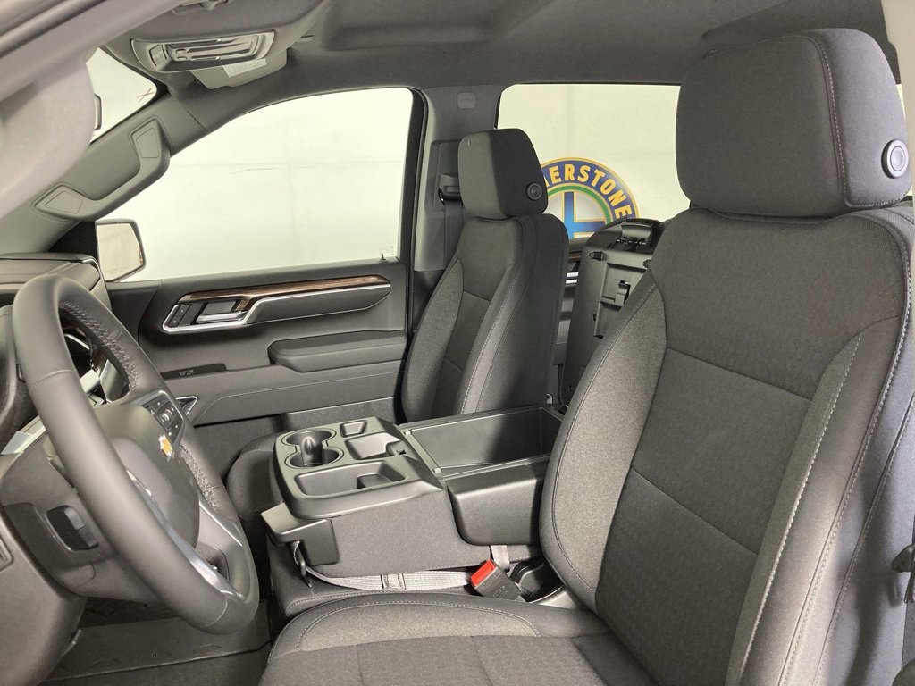 2026 Chevrolet Silverado 1500 LT photo 9