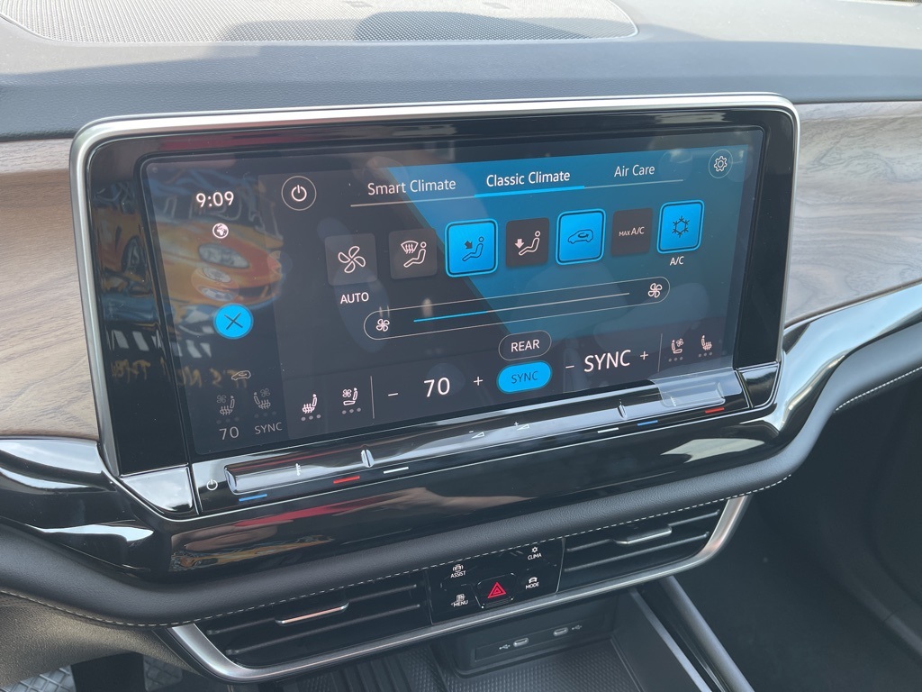 2025 Volkswagen Atlas SE Technology photo 10