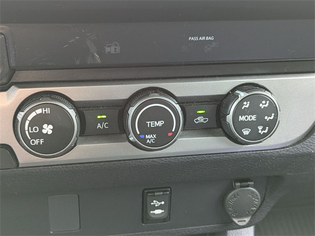 2019 Toyota Tacoma V6 photo 17
