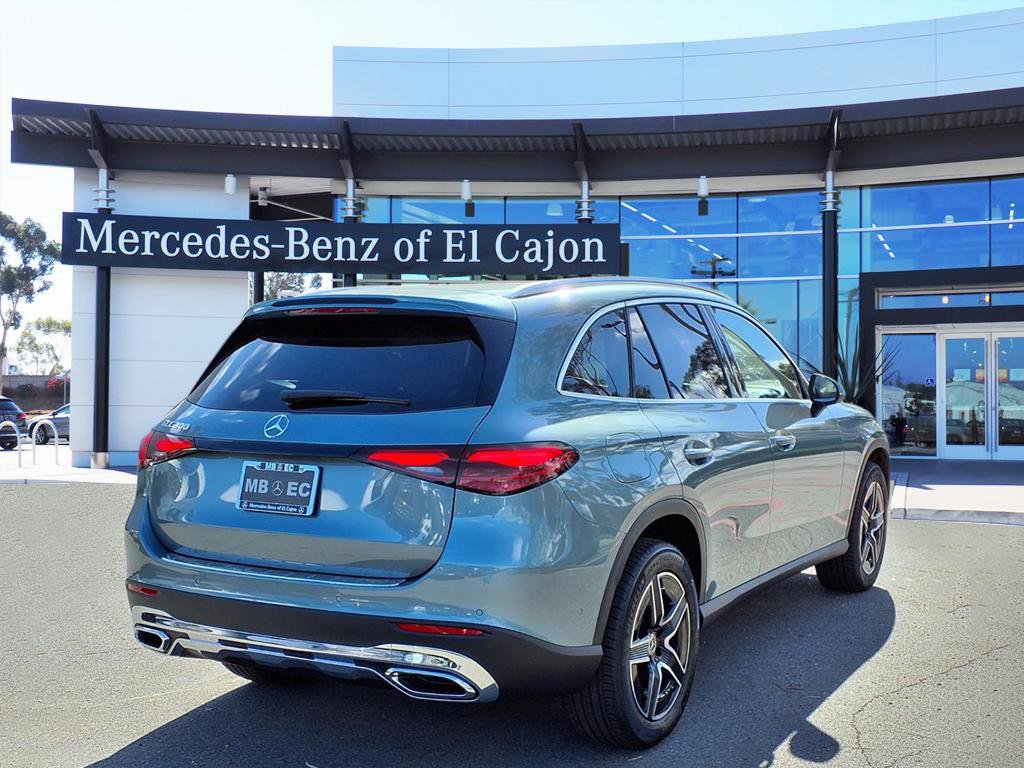 2026 Mercedes Benz GLC 300 photo 3