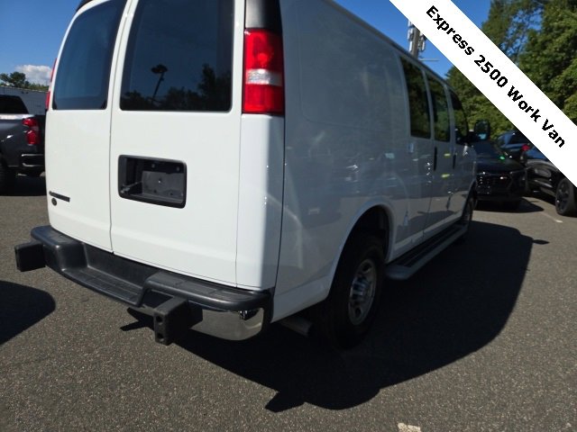 2024 Chevrolet Express Cargo Van 2500 photo 7