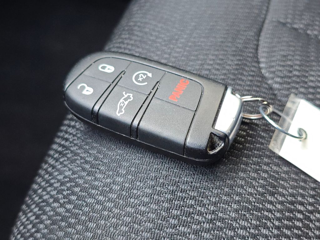 2015 Chrysler 200 S photo 30