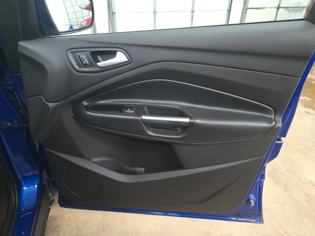 2017 Ford Escape SE photo 2