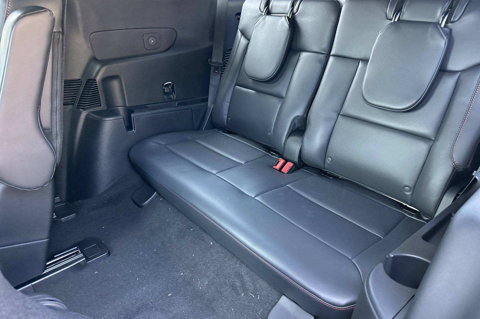 2025 Ford Explorer ST photo 7