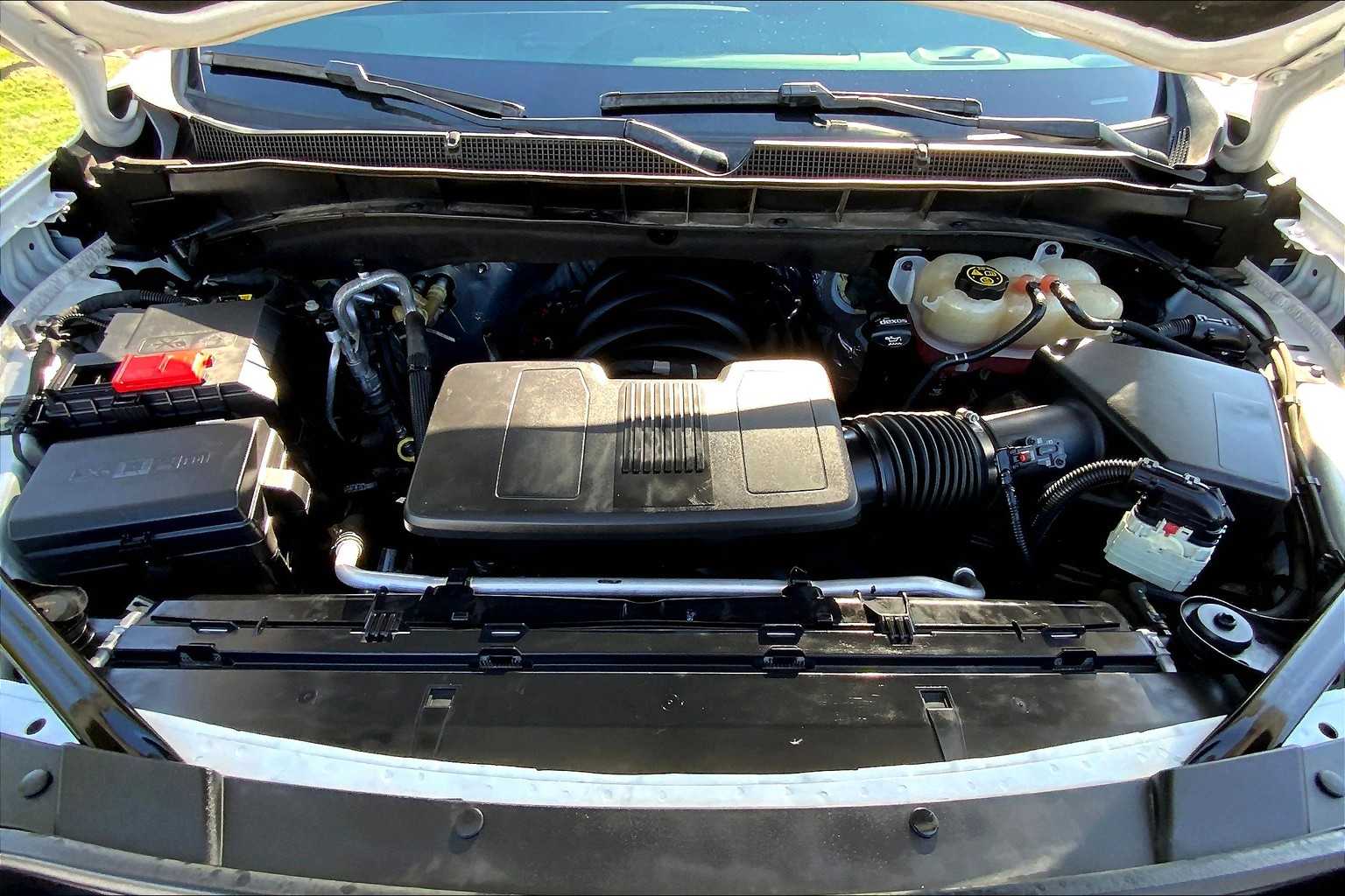 2023 Chevrolet Suburban RST photo 31