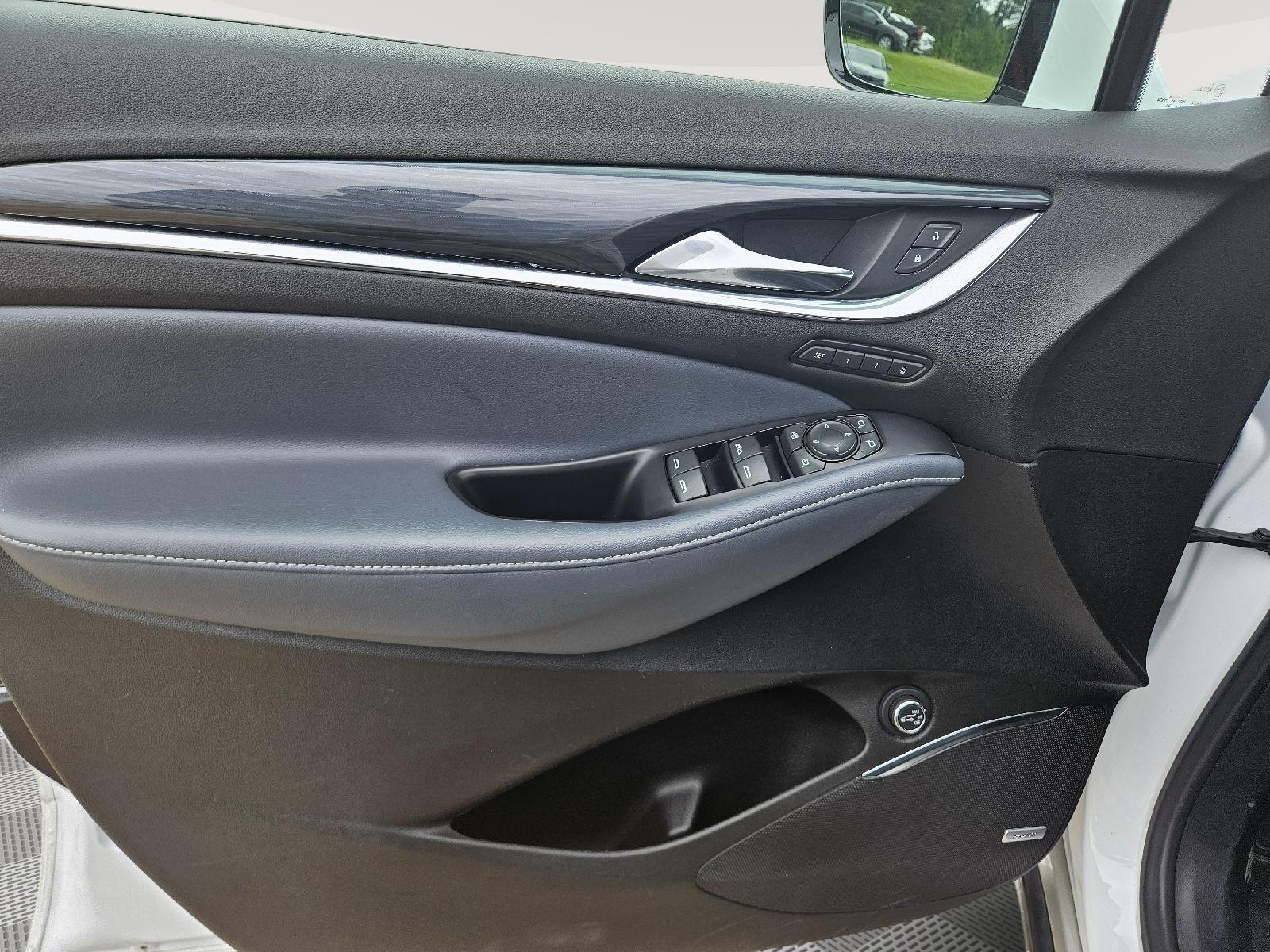 2022 Buick Enclave Premium photo 10
