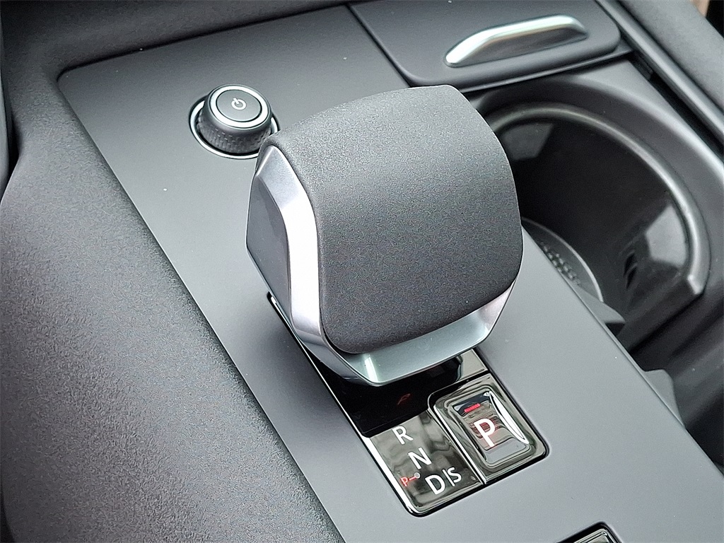 2025 Land Rover Discovery SE photo 12