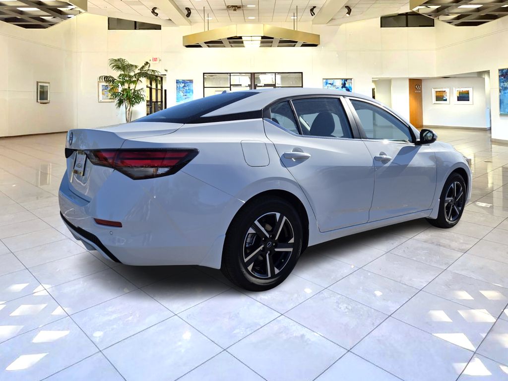 2025 Nissan Sentra SV photo 4