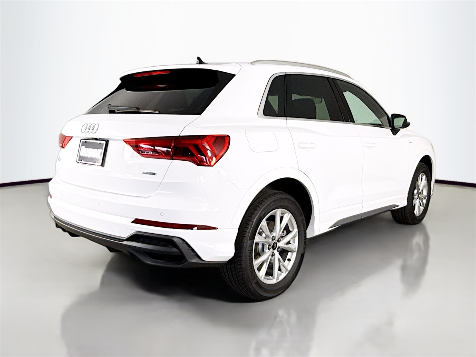 2025 Audi Q3 45 TFSI S line Premium photo 7