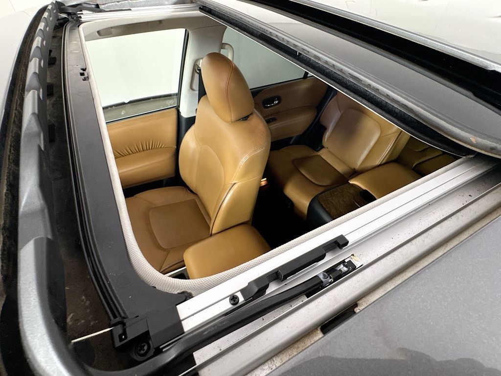 2017 Infiniti QX80 photo 23