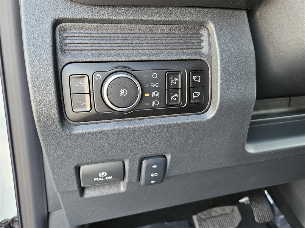 2025 Ford F-250 Platinum photo 17