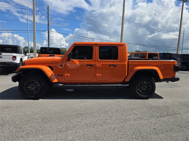 2025 Jeep Gladiator Sport S photo 2