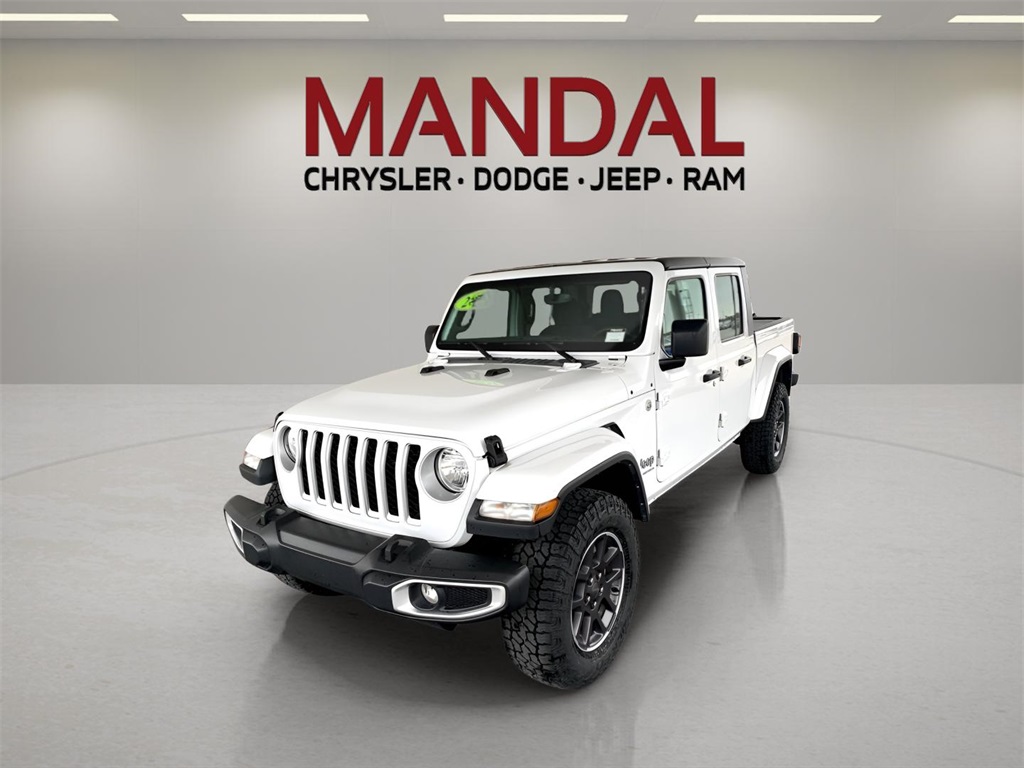 2023 Jeep Gladiator Overland's photo