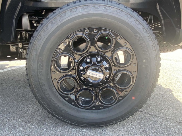 2025 Ford F-350 XLT photo 4