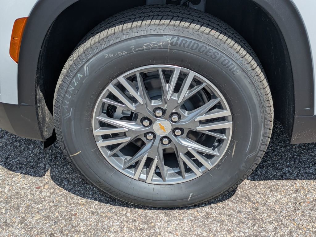 2025 Chevrolet Traverse photo 9