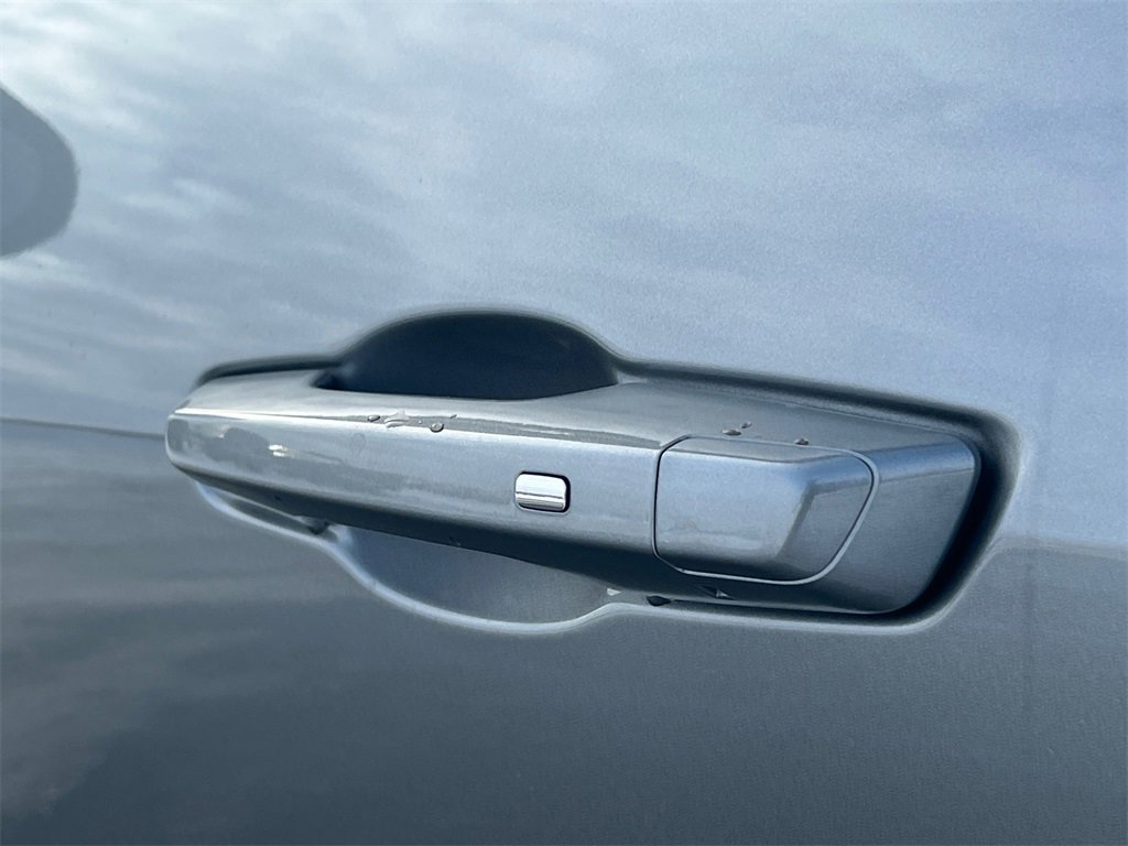 2026 GMC ACADIA - Image 12