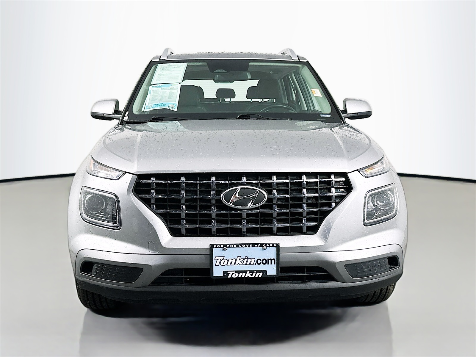 2023 Hyundai Venue SEL photo 2