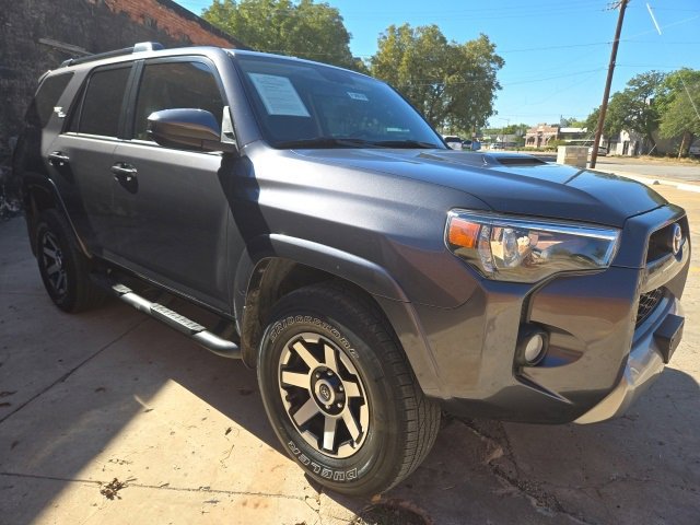 2019 Toyota 4Runner SR5 photo 3