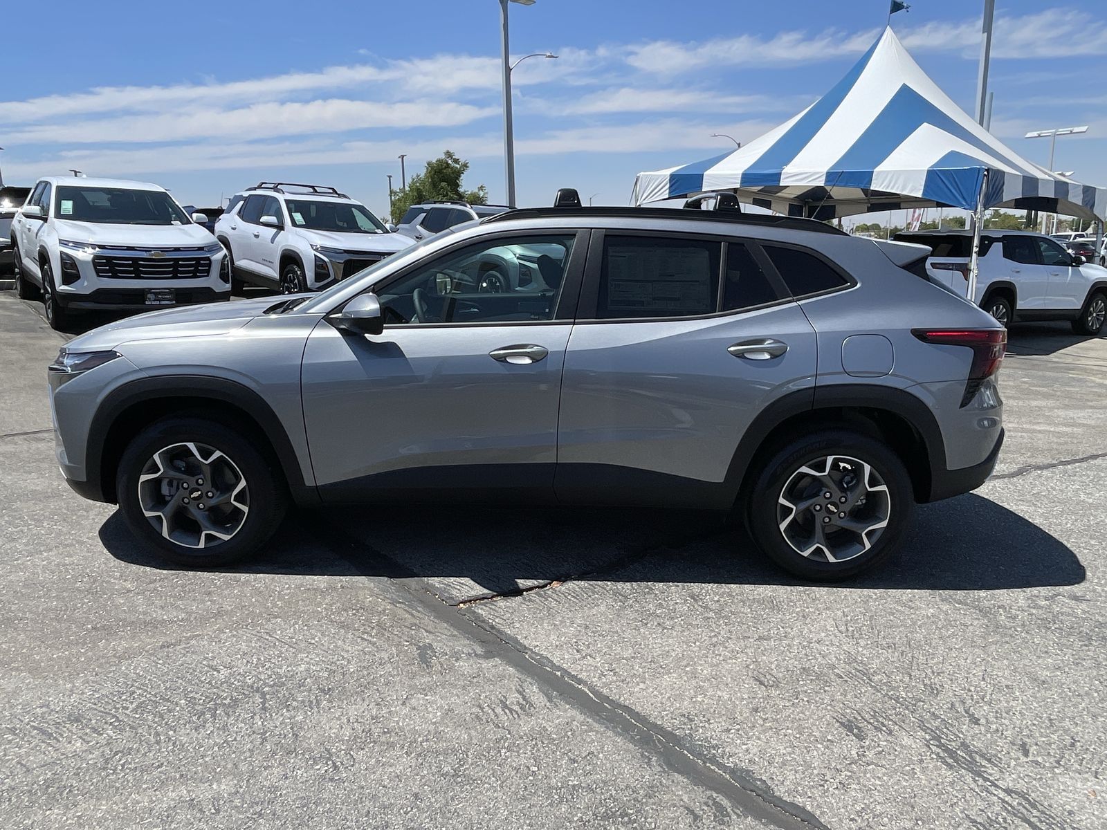 2025 Chevrolet Trax LT photo 3