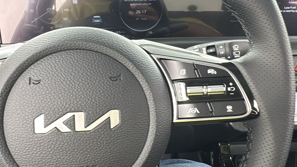 2026 Kia Seltos SX photo 24