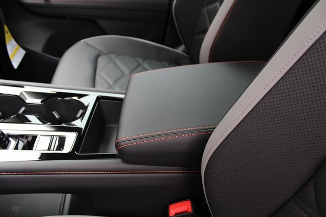 2025 Volkswagen Atlas Peak Edition SE photo 15