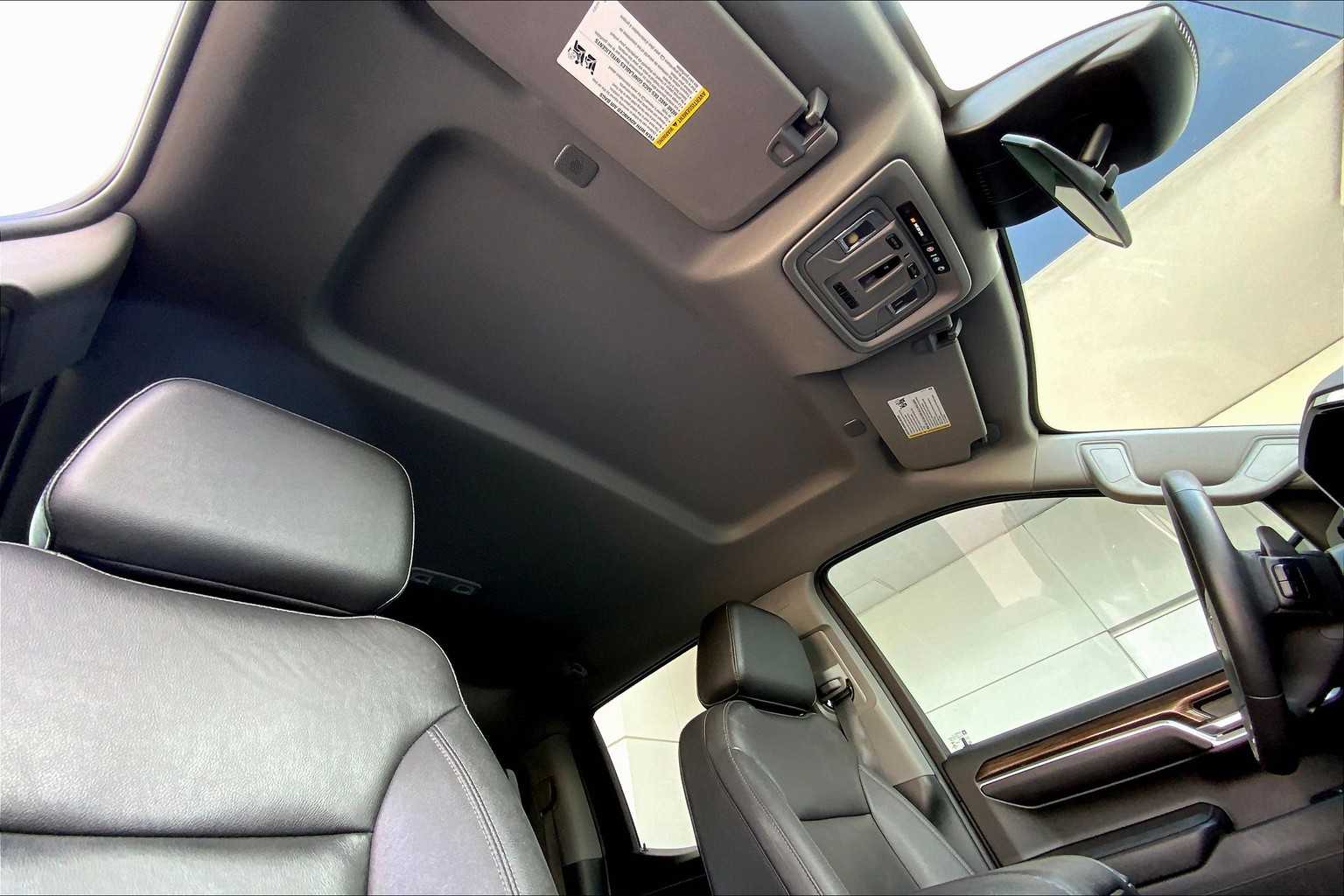2023 Chevrolet Silverado 1500 RST photo 13