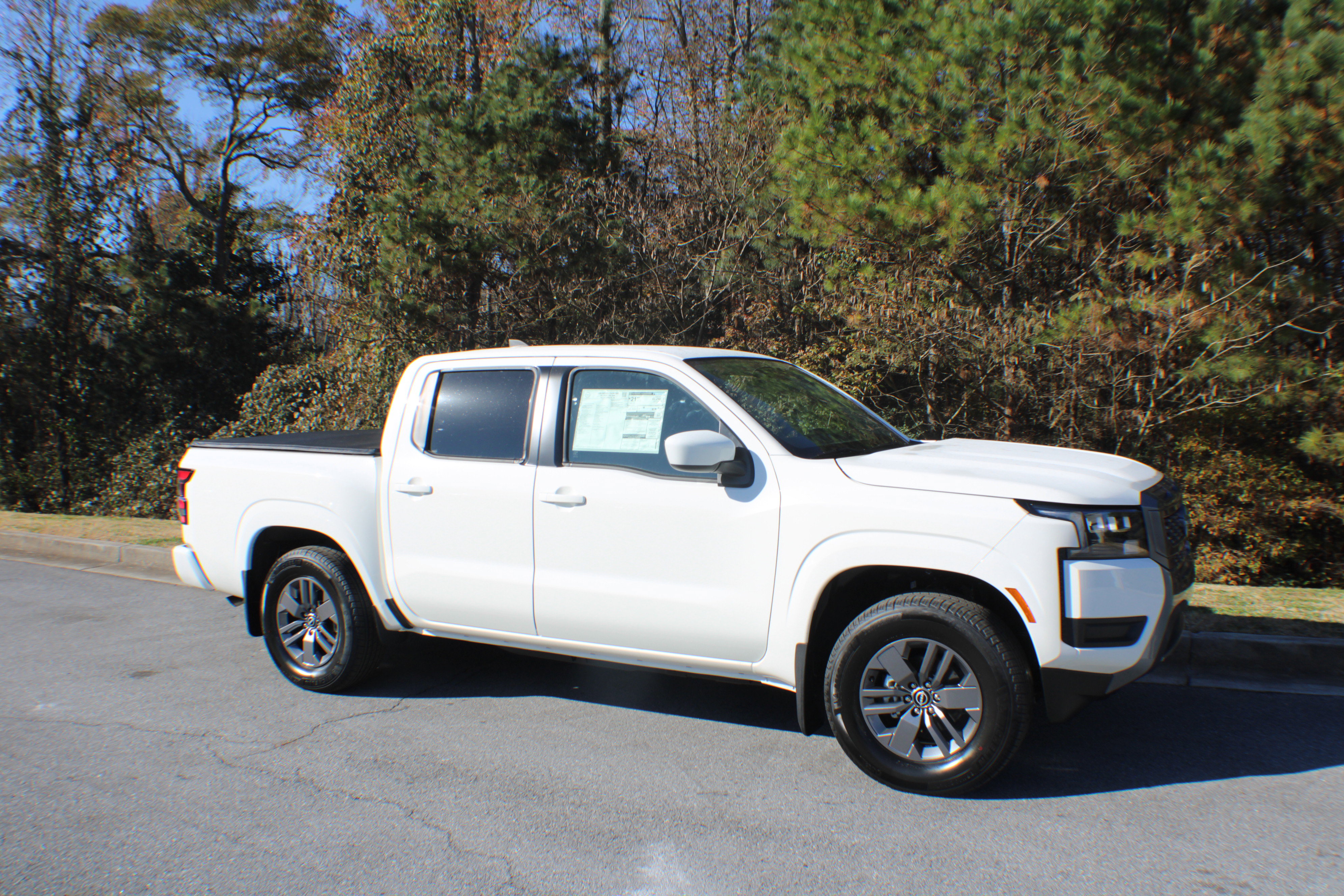 2026 Nissan Frontier SV's photo