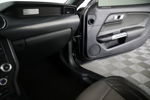 2017 Ford Mustang EcoBoost photo 9
